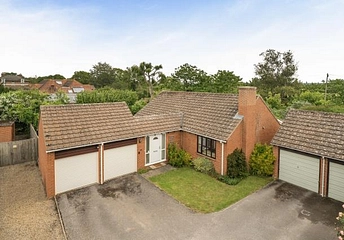 3 bedroom bungalow for sale - Orchard Close, Shillingford, Wallingford, OX10 - Property View 1