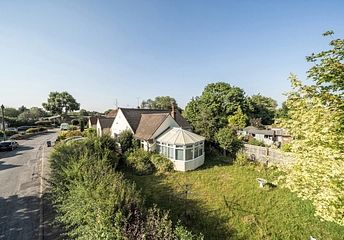 3 bedroom bungalow for sale - The Hyde, Weston Turville, Aylesbury, HP22 - Property View 1