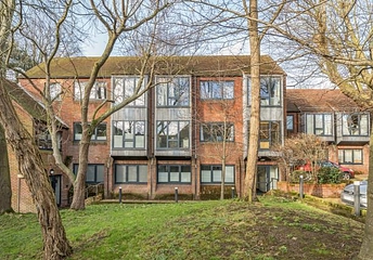 2 bedroom apartment for sale - Friary Court, Aylesbury, HP20 - Property View 1