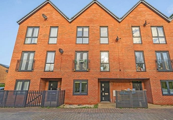 3 bedroom house for sale - Brooks Mews, Aylesbury, HP19 - Property View 1