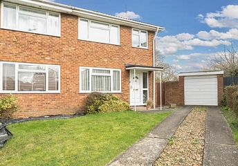 3 bedroom house for sale - Braden Close, Aylesbury, HP21 - Property View 1