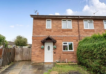 3 bedroom house for sale - Eeles Close, Aylesbury, HP19 - Property View 1