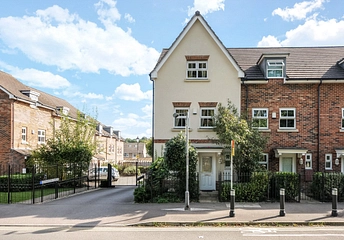 3 bedroom house to rent - Cranbourne Towers, Ascot, SL5 - Property View 1