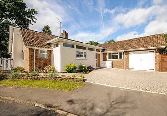 4 bedroom house to rent - Oak Tree Close, Virginia Water, Surrey, GU25 - Property View 1