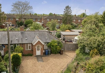 2 bedroom bungalow for sale - The Crescent, Bicester, OX26 - Property View 1