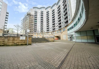 2 bedroom apartment for sale - Alencon Link, Basingstoke, Hampshire, RG21 - Property View 1