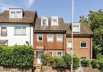 2 bedroom maisonette for sale - Avenue House, Chesham, HP5 - Property View 1