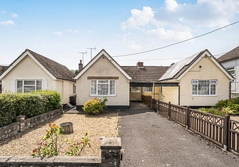2 bedroom bungalow for sale - Asheridge Road, Chesham, HP5 - Property View 1