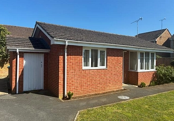 1 bedroom bungalow to rent - Valiant Court, Carterton, OX18 - Property View 1