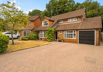4 bedroom house for sale - Bloomsbury Way, Blackwater, Camberley, GU17 - Property View 1