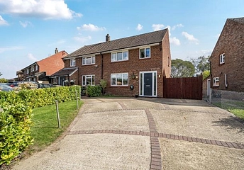 3 bedroom house for sale - Saddleback Road, Camberley, GU15 - Property View 1