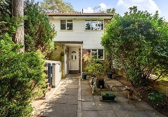 3 bedroom house for sale - Kielder Walk, Camberley, Surrey, GU15 - Property View 1