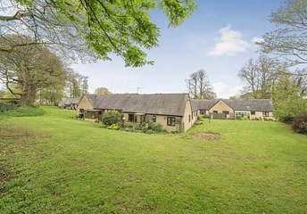 2 bedroom bungalow for sale - Shepard Way, Chipping Norton, OX7 - Property View 1