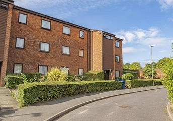 2 bedroom apartment for sale - Rowlands Close, London, NW7 - Property View 1