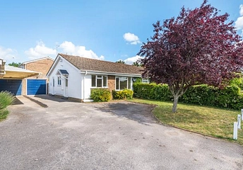 2 bedroom bungalow for sale - Milestone Road, Carterton, OX18 - Property View 1