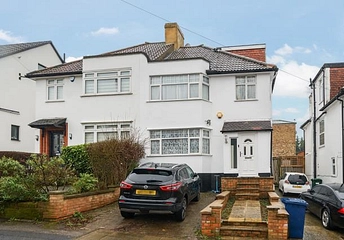 4 bedroom house for sale - Wentworth Close, London, N3 - Property View 1