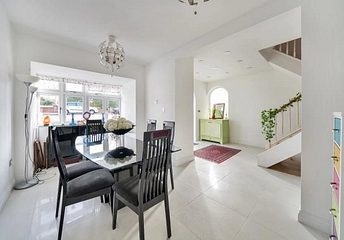 4 bedroom house for sale - Broughton Avenue, London, N3 - Property View 1