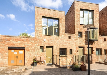 2 bedroom house for sale - Edgewood Mews, London, N3 - Property View 1