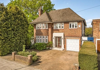 6 bedroom house for sale - Chalgrove Gardens, London, N3 - Property View 1