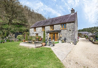 6 bedroom house for sale - Cilgwyn Court, Llangadog, SA19 - Property View 1