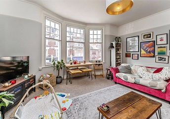 2 bedroom apartment to rent - Hillfield Park Mews, London, N10 - Property View 1