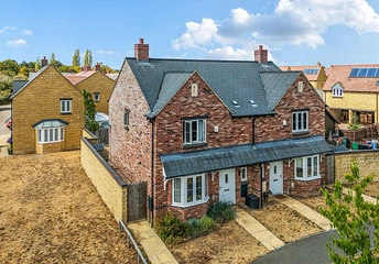 3 bedroom house for sale - Orchid Walk, Woodstock, Oxfordshire, OX20 - Property View 1