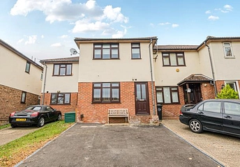 2 bedroom house for sale - Eaton Place, Eaton Avenue, High Wycombe, HP12 - Property View 1