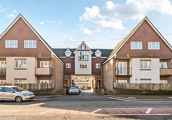 2 bedroom apartment for sale - West Wycombe Road, High Wycombe, HP12 - Property View 1