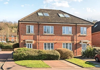 2 bedroom maisonette for sale - Wright Place, High Wycombe, HP13 - Property View 1