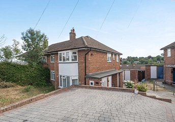 2 bedroom maisonette for sale - Chiltern Avenue, High Wycombe, Buckinghamshire, HP12 - Property View 1