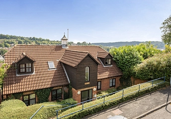 2 bedroom apartment for sale - Gandon Vale, High Wycombe, Buckinghamshire, HP13 - Property View 1