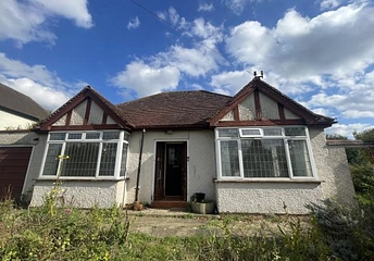 4 bedroom bungalow to rent - Woodstock Road East, Begbroke, Kidlington, OX5 - Property View 1