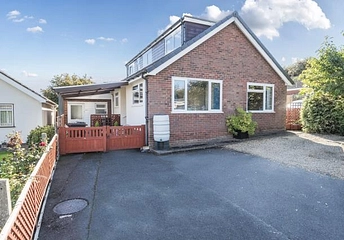 4 bedroom bungalow for sale - Elm Close, Leominster, HR6 - Property View 1