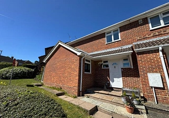 3 bedroom house for sale - Albert Road, Bagshot, Surrey, GU19 - Property View 1