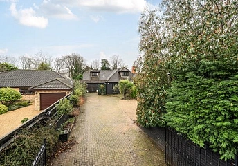 5 bedroom bungalow for sale - Ambleside Road, Lightwater, Surrey, GU18 - Property View 1