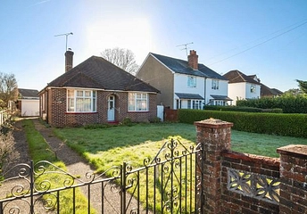 3 bedroom bungalow for sale - Broadway Road, Lightwater, Surrey, GU18 - Property View 1