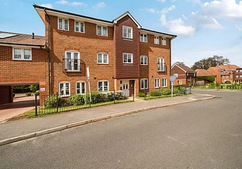 2 bedroom apartment for sale - Waterers Way, Bagshot, GU19 - Property View 1