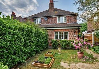 2 bedroom house for sale - Fenns Lane, West End, Woking, Surrey, GU24 - Property View 1
