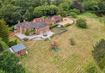 5 bedroom house for sale - Highams Lane, Woking, GU24 - Property View 1