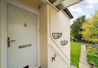 2 bedroom maisonette for sale - Fifield Cottage, Maidenhead, SL6 - Property View 1