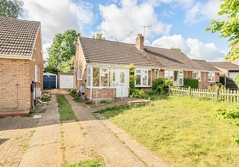 2 bedroom bungalow for sale - Laggan Road, Maidenhead, SL6 - Property View 1