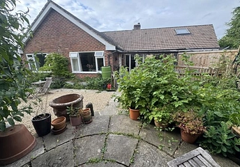 4 bedroom house for sale - Mount Close, Newbury, RG14 - Property View 1