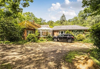 4 bedroom house for sale - Winchester Road, Newbury, RG20 - Property View 1
