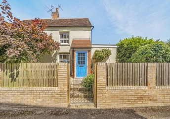 2 bedroom house for sale - Priory Place, Hungerford, RG17 - Property View 1