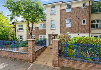 2 bedroom apartment to rent - Lower Kings Road, Kingston Upon Thames, KT2 - Property View 1