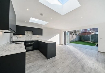 3 bedroom house to rent - South Avenue Gardens, Southall, UB1 - Property View 1