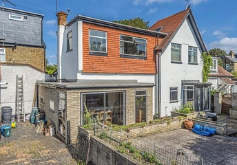 4 bedroom house for sale - Belmont Mews, Whitton Dene, Whitton, TW3 - Property View 1