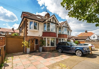 4 bedroom house for sale - Bassett Gardens, Isleworth, TW7 - Property View 1