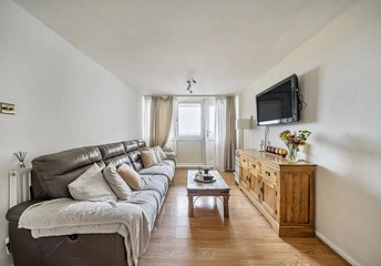 1 bedroom apartment for sale - Biscoe Close, Hounslow, TW5 - Property View 1