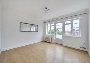 2 bedroom apartment for sale - Sheen Court, Richmond, TW10 - Property View 1